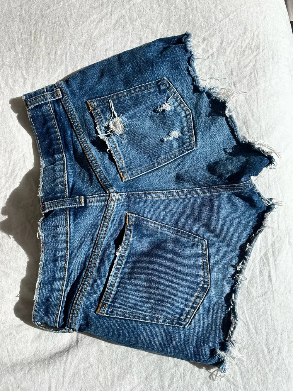 Abercrombie the mom short denim cut off shorts, 26 / 2